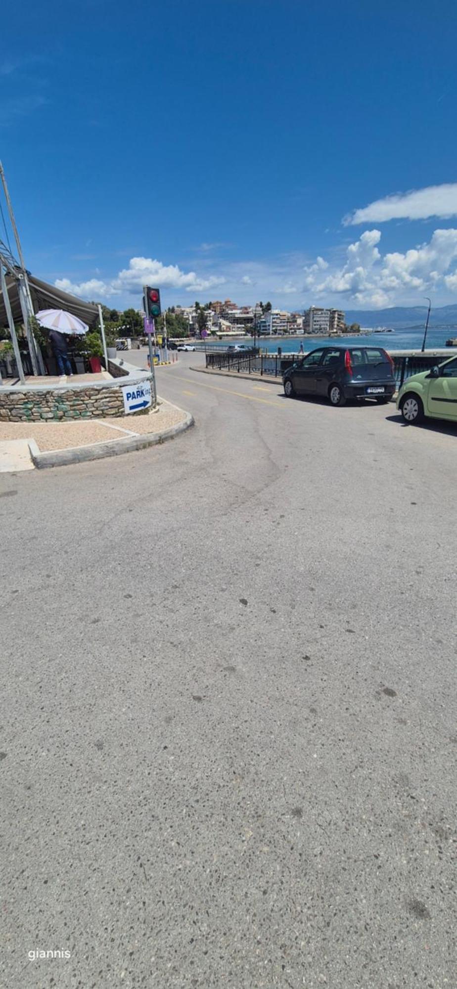 Debbies Διαμέρισμα Δίπλα Στο Νερό #2 ! Chalkida Bagian luar foto